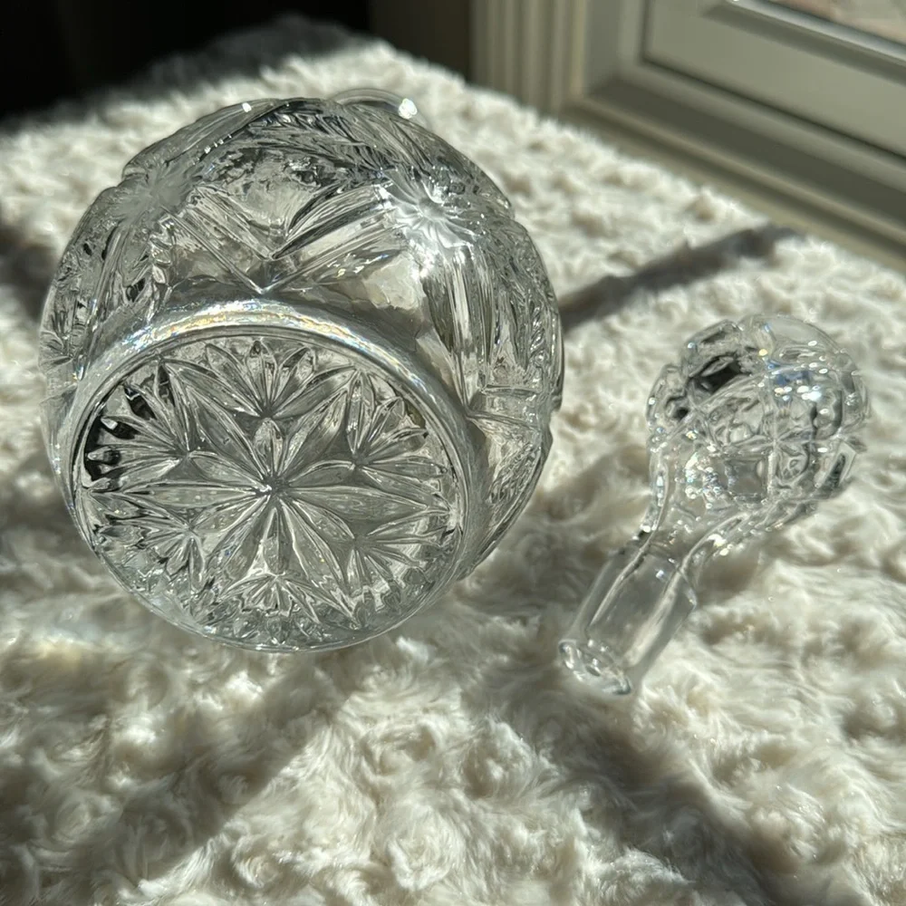 ANNA HUTE~BLEIKRISTALL~CRYSTAL DECANTER~BEAUTIFUL CUTS & DESIGN~KCC